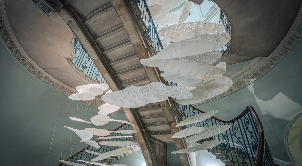 隈研吾實驗計劃「和紙雲朵」亮相倫敦！飄進18世紀古典建築，展開一場東西方對話
