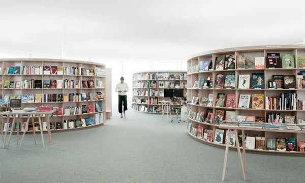 瑞士Librairie La Fontaine書店