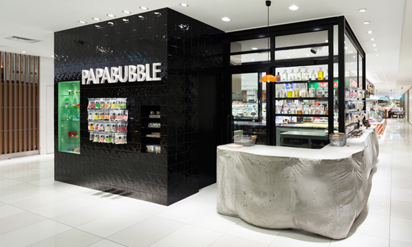 Papabubble西班牙手工糖果進駐日本百貨 混凝土設計傳遞糖果迷人特質 Papabubble西班牙手工糖果進駐日本百貨 混凝土設計傳遞糖果迷人特質