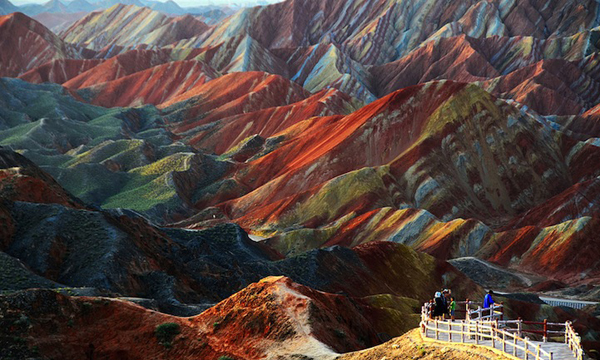走進大自然的色彩節  張掖丹霞七彩岩層美不勝收