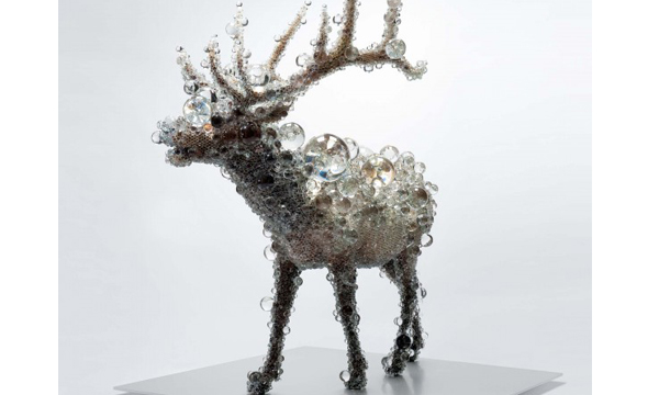 來自異世界 名和晃平的透明水晶雕塑