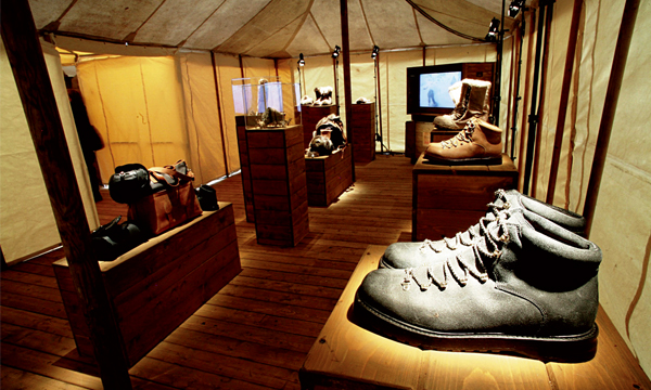 聖母峰上第一個腳印