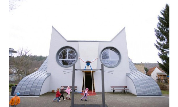 貓咪幼稚園 不可思議的童趣建築