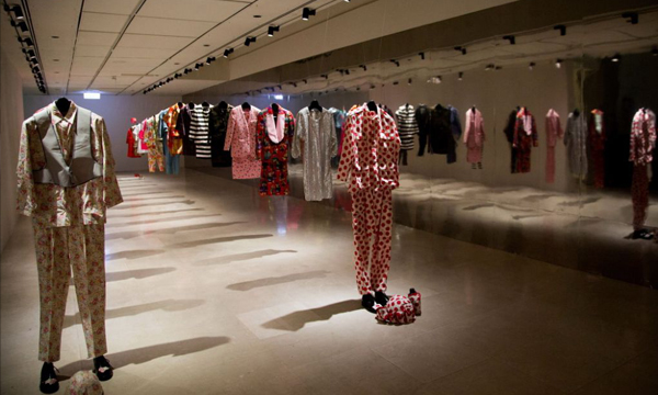 北美館《斜面連結－典藏展實驗計畫》之二：太空艙無重力之旅《失重》