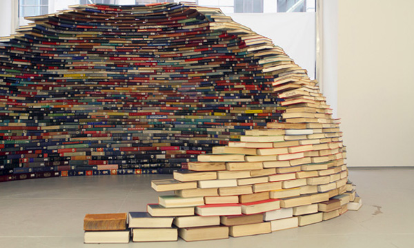 書中自有冰雪屋!! 眼花撩亂的彩色書屋