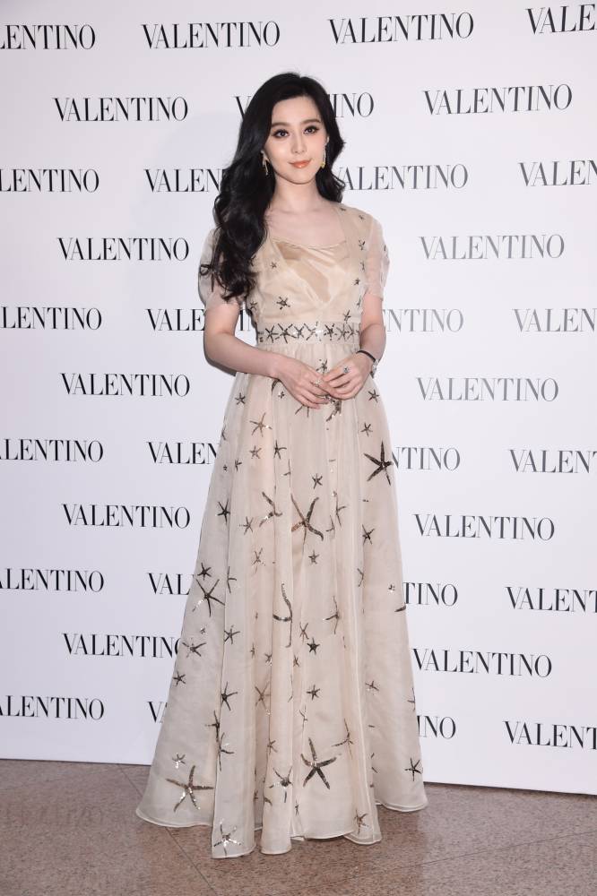 La Vie VALENTINO 旗艦店登陸香港廣東道 范冰冰、少時Tiffany、韓星始源助陣 La Vie VALENTINO 旗艦店登陸香港廣東道 范冰冰、少時Tiffany、韓星始源助陣