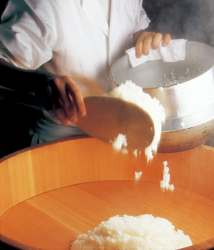 La Vie 壽司之神小野二郎的壽司聖經：味道的關鍵取決於維持肌膚溫度的六成醋飯