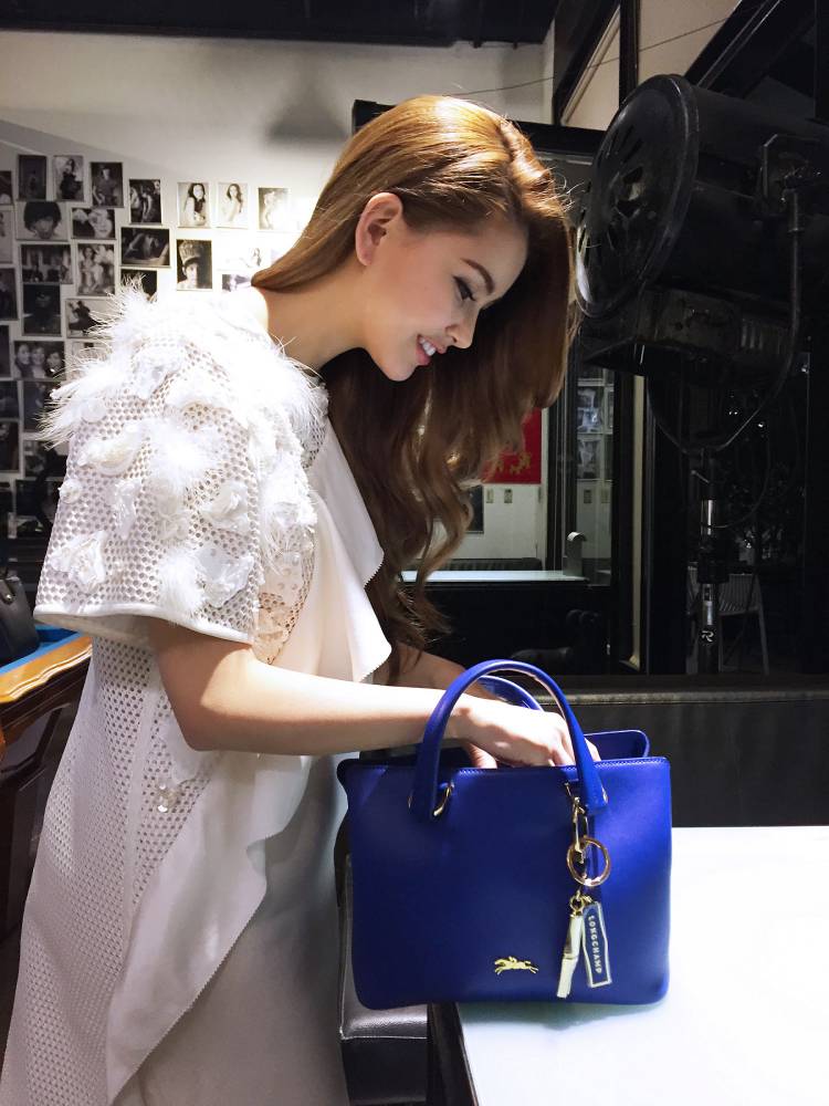 LaVie Longchamp全新Honoré 404系列 昆凌時尚演繹 摩登優雅再現 LaVie Longchamp全新Honoré 404系列 昆凌時尚演繹 摩登優雅再現