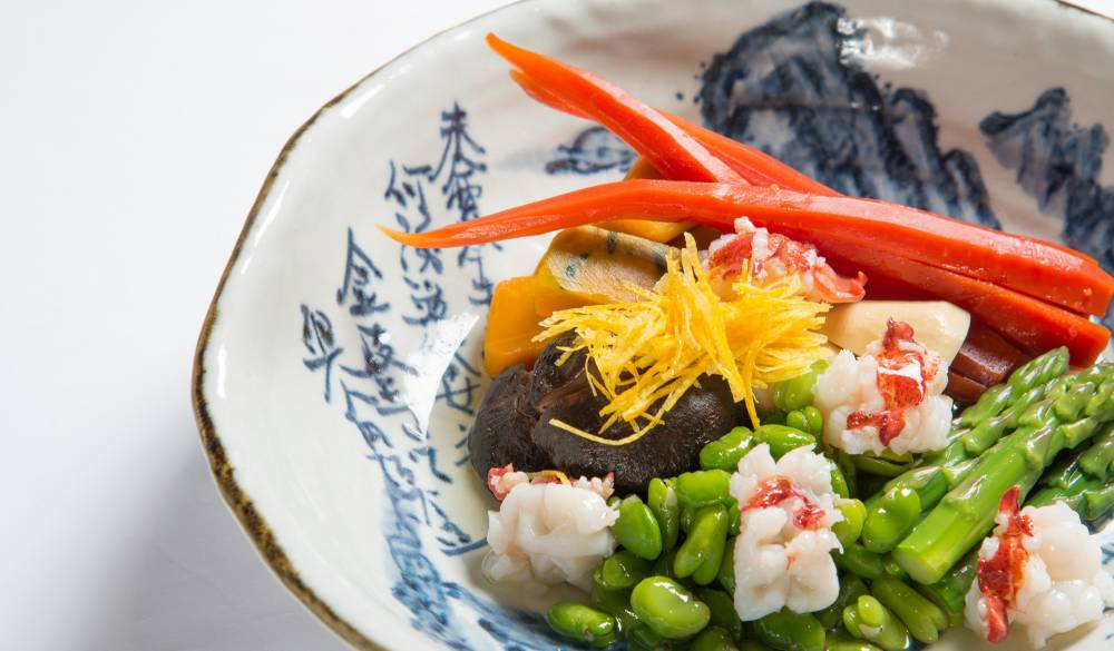 分區擺放，大量滿盛的綜合食材擺盤──Takiawase (炊き合わせ)