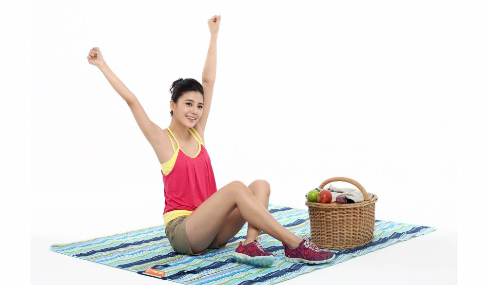 MERRELL夏日「透涼」履型 限定亮彩印花上身!