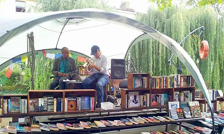 今天去船上看書吧！倫敦的河上漂流書店Word on the Water