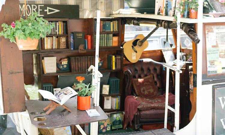 今天去船上看書吧！倫敦的河上漂流書店Word on the Water