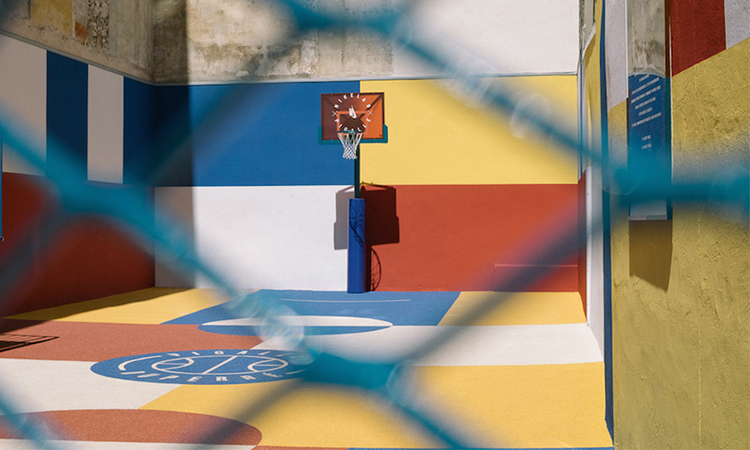 籃球場=城市畫布 來去巴黎的幾何七彩籃球場打場球吧！