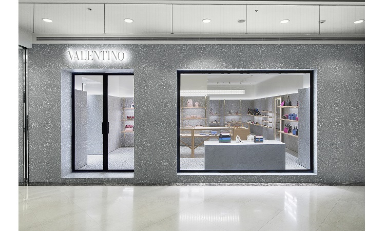 VALENTINO開設台灣首家配飾專門店