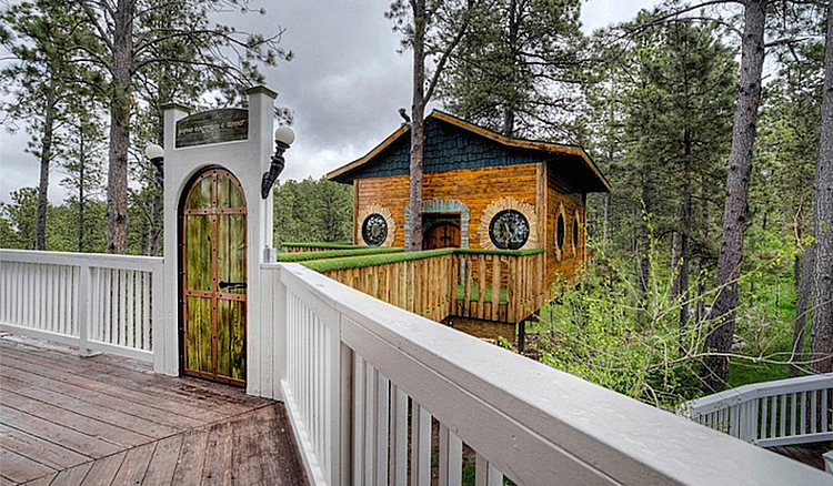 「魔戒」哈比人樹屋重現，帶你身歷其境感受經典電影的奇幻旅程！