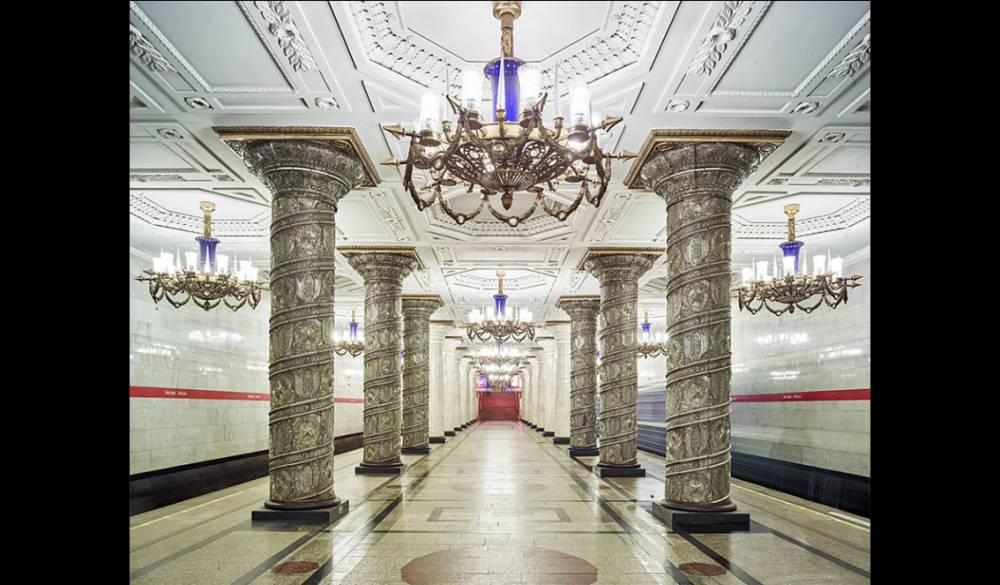 俄羅斯莫斯科於蘇聯時代所建的華麗地鐵站