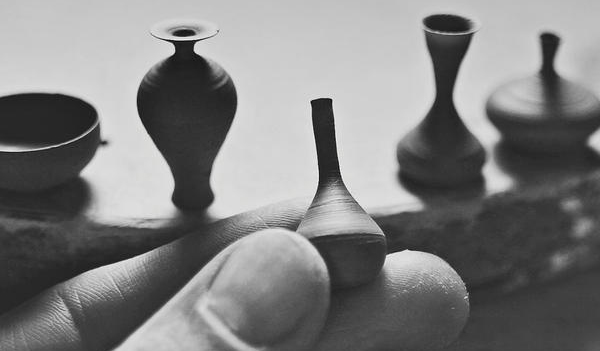 Jon Almeda 的超迷你拇指手拉胚