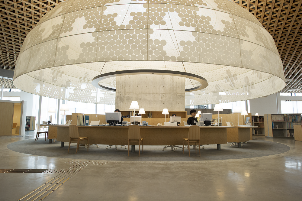 全世界最不孤獨的圖書館!建築大師伊東豊雄操刀岐阜市媒體中心成「大家的森林」書香空間_08 全世界最不孤獨的圖書館!建築大師伊東豊雄操刀岐阜市媒體中心成「大家的森林」書香空間_08