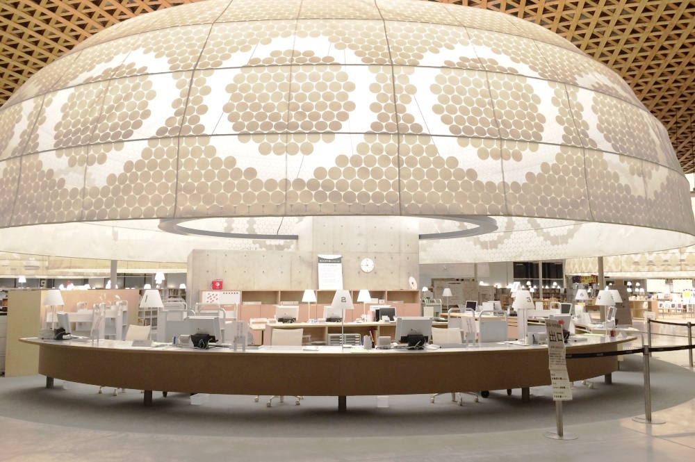 全世界最不孤獨的圖書館!建築大師伊東豊雄操刀岐阜市媒體中心成「大家的森林」書香空間_07 全世界最不孤獨的圖書館!建築大師伊東豊雄操刀岐阜市媒體中心成「大家的森林」書香空間_07