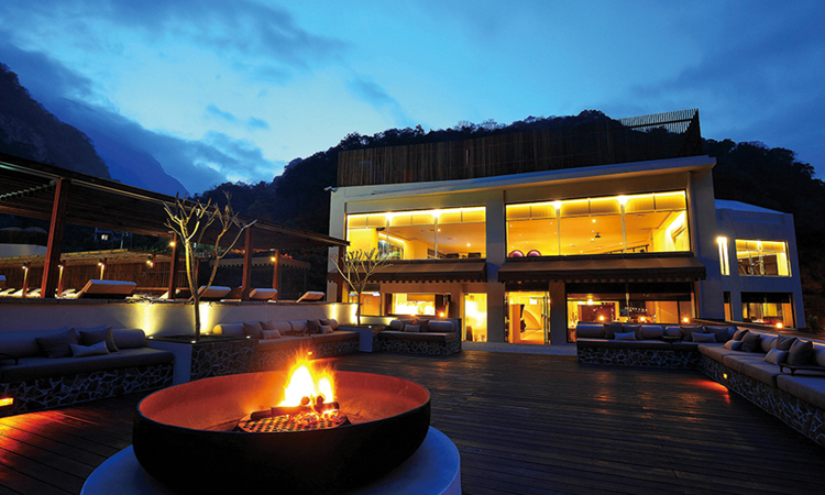 鬼斧神工露天秀─太魯閣晶英酒店