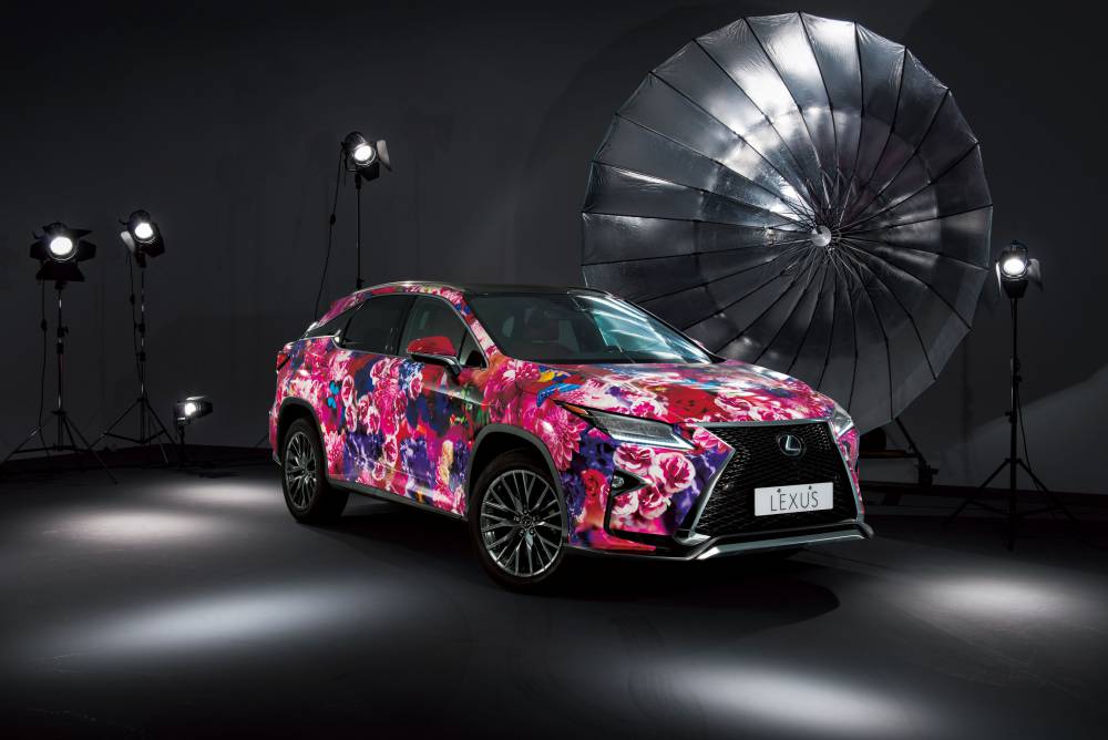 現實與夢幻的華麗邂逅！LEXUS X 蜷川實花！全球最絢麗的RX彩繪車將在台北當代藝術館現身