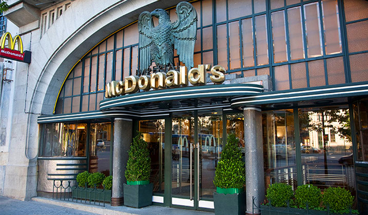 古典與現代的完美融合！全球最美M牌速食店─葡萄牙帝國麥當勞！