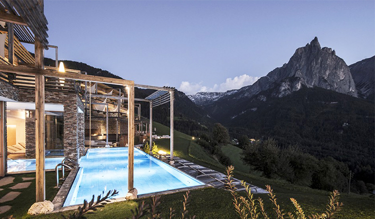 上到海拔1200去游泳！阿爾卑斯山Valentiner Hof 半山酒店擁覽絕色美景