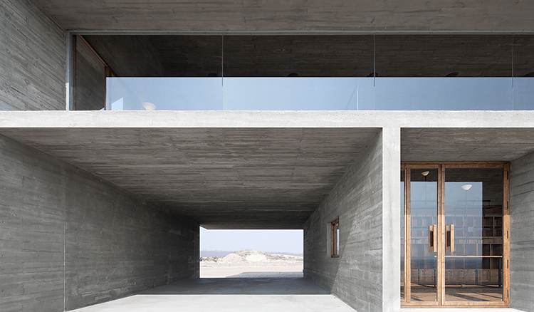 中國秦皇島「三聯書店海邊公益圖書館」遺世獨立的海邊書香建築_05