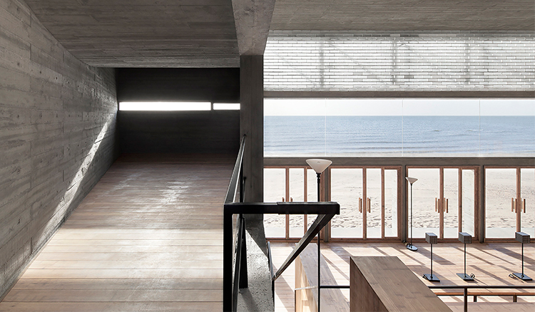 中國秦皇島「三聯書店海邊公益圖書館」遺世獨立的海邊書香建築_12