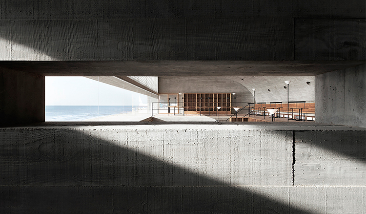 中國秦皇島「三聯書店海邊公益圖書館」遺世獨立的海邊書香建築_10