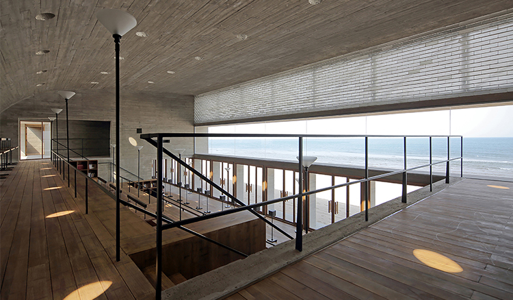 中國秦皇島「三聯書店海邊公益圖書館」遺世獨立的海邊書香建築_07