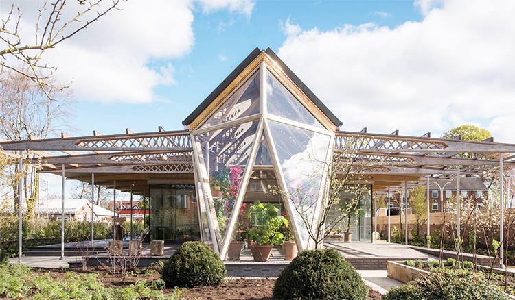 如花房般的癌症療養中心！英國Maggie’s Centre 曼徹斯特分部 Foster + Partners創造溫柔療癒空間