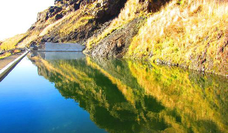 冰島秘境溫泉泳池「Seljavellir Geothermal Pool」4 冰島秘境溫泉泳池「Seljavellir Geothermal Pool」4