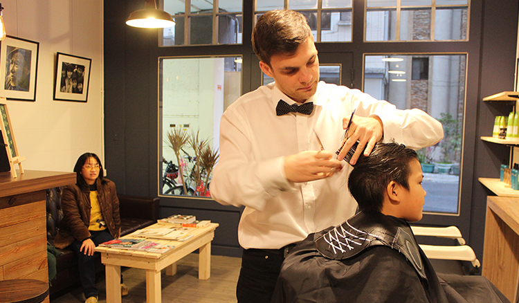 內外兼備的英倫紳士髮廊：Cutting Edge Barber Shop