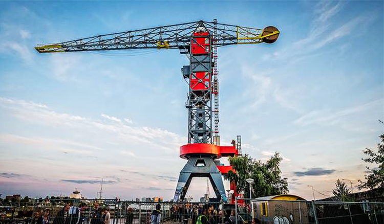 旅遊住到工地去！荷蘭起重機旅店Faralda Crane Hotel讓你居高臨下俯瞰阿姆斯特丹！