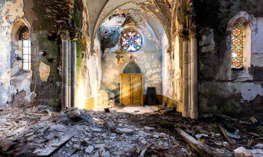 想來場華麗的逃亡嗎？英國古城攝影師的廢墟作品