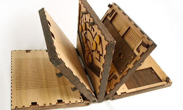 神秘符號解謎書Codex Silenda，解開機關才能翻往下一頁！