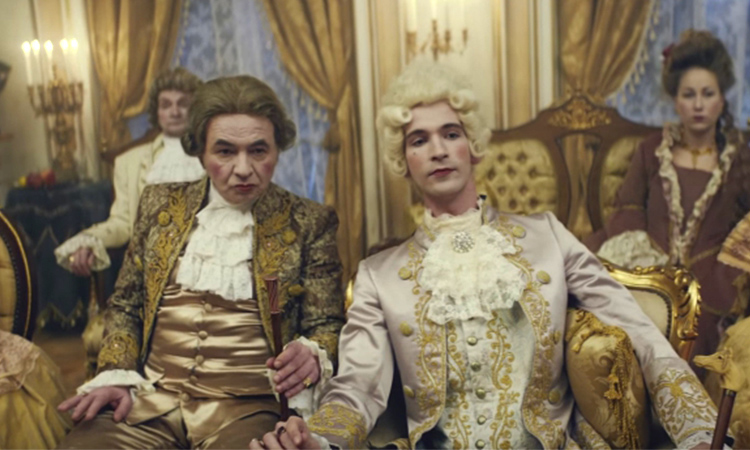 食物上桌到底誰先吃？IKEA廣告模擬17世紀的「相機先食」