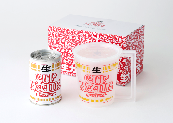 日清推出紀念款新奇「罐頭生泡麵」 打開來即可食用不用等!