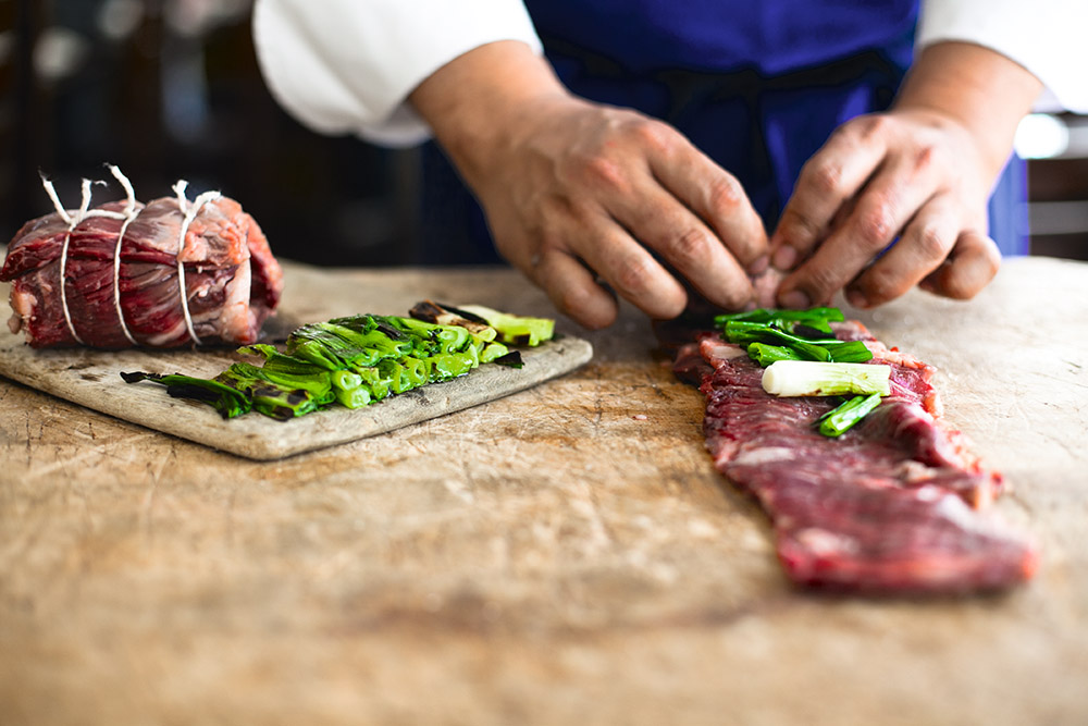 【歡迎光臨打烊餐廳】Ad Hoc餐廳:傳達餐廳哲學的員工料理 ─ 側腹橫肌牛排捲碳燒青蔥_01 【歡迎光臨打烊餐廳】Ad Hoc餐廳:傳達餐廳哲學的員工料理 ─ 側腹橫肌牛排捲碳燒青蔥_01