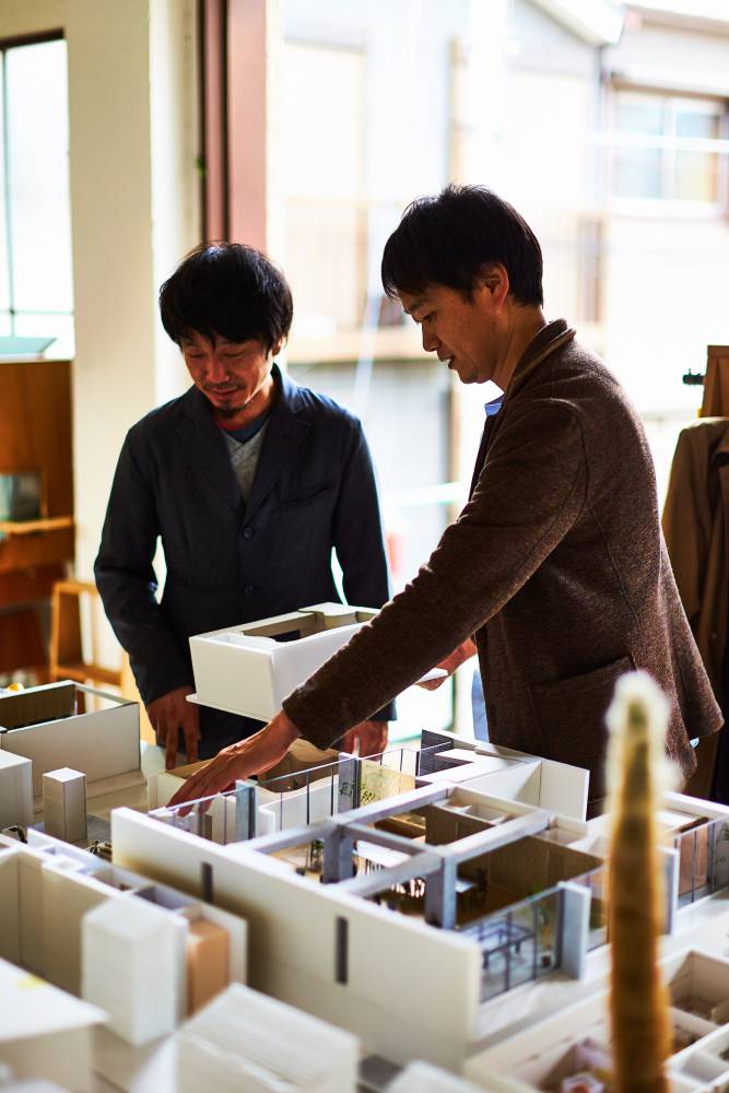 安藤忠雄、原研哉的工作室長什麼樣？澳洲攝影師帶你一次逛遍日本設計名家工作秘密基地Torafu Architects工作室一景。