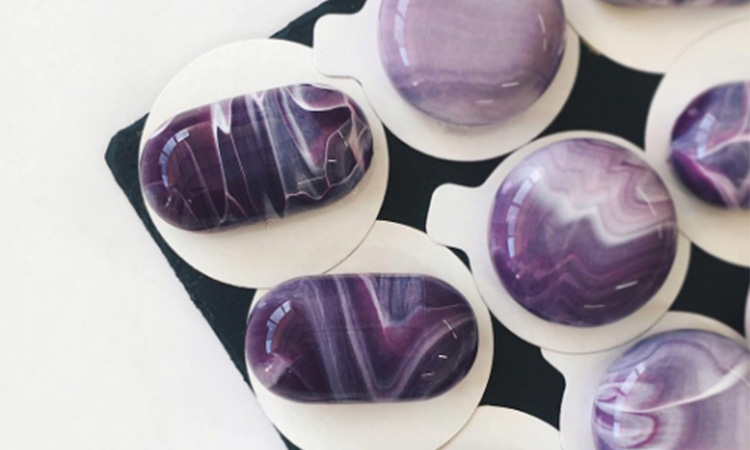 完全捨不得切開！如詩般的抽象藝術鏡面蛋糕是怎麼做出