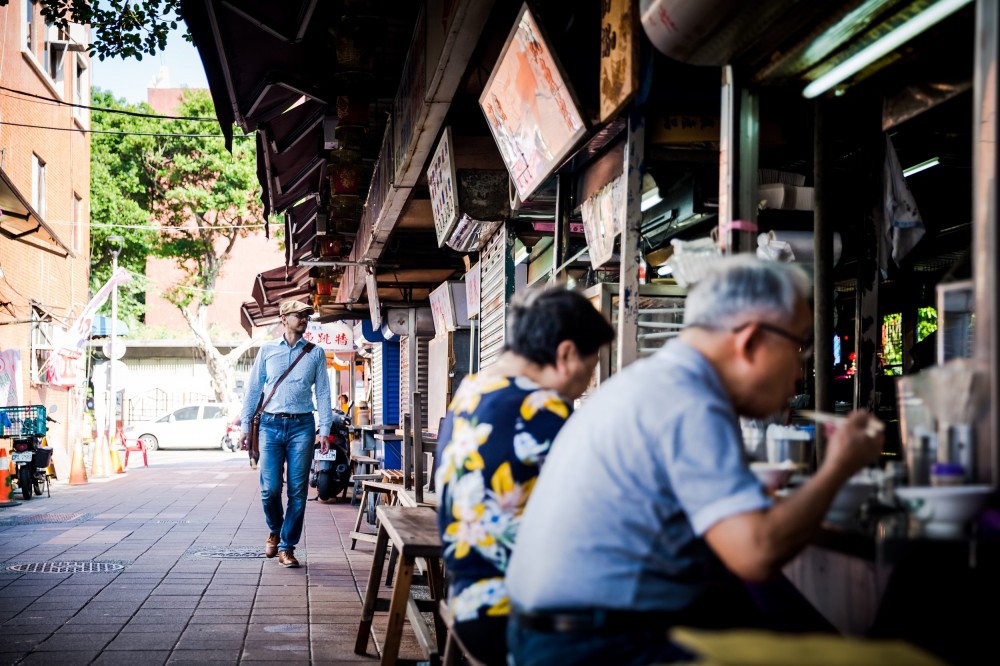 跟著「光」在大稻埕老城區散步！ 燈光設計師江佶洋的8個街區迷人光景_01