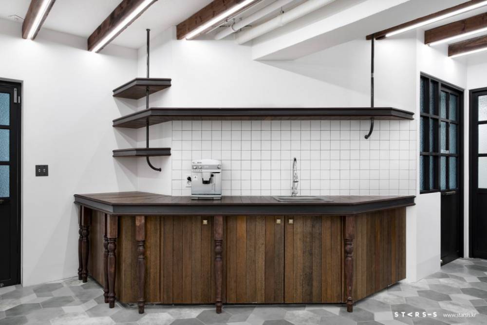 看牙不再恐懼！首爾溫暖人心的復古牙醫診所讓看牙像待咖啡館！_04