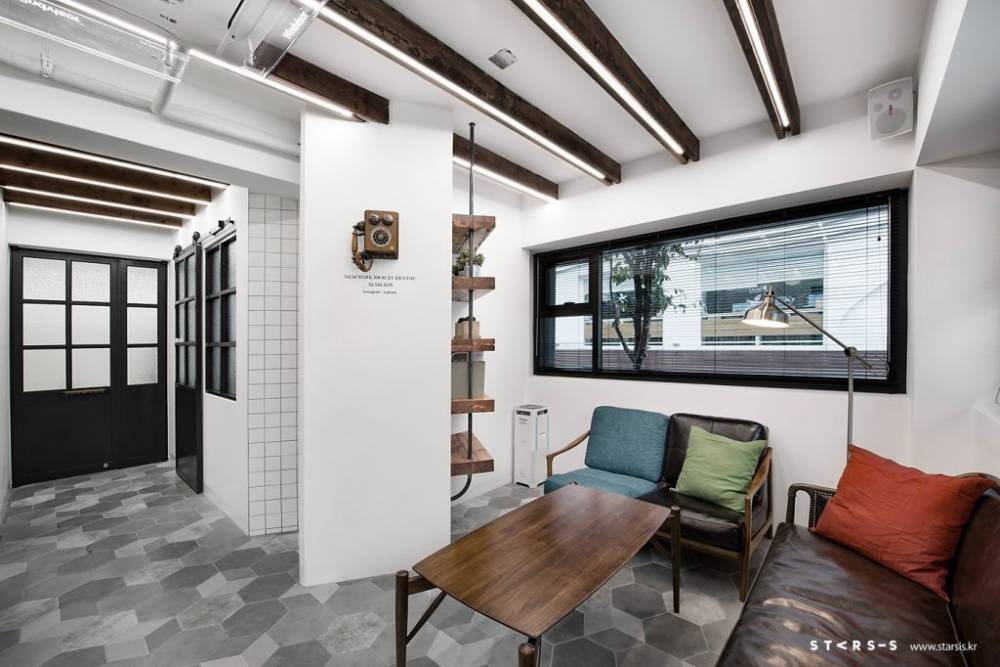 看牙不再恐懼！首爾溫暖人心的復古牙醫診所讓看牙像待咖啡館！_05