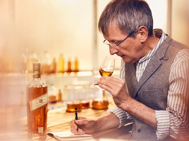 JOHNNIE WALKER18年蘇格蘭威士忌，滴滴歷時值得等待的香醇