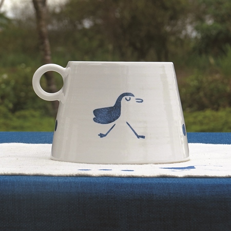 動手畫下地方的記憶──三星四季青花瓷