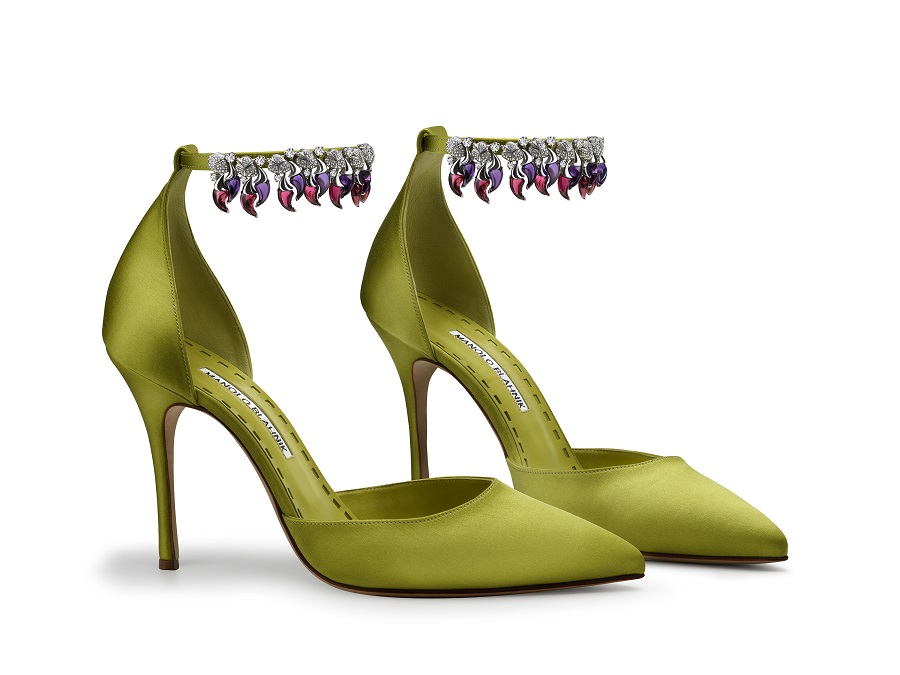 一雙穿著走的珠寶！MANOLO BLAHNIK x寶格麗聯手打造絕美聯名珠寶高跟鞋