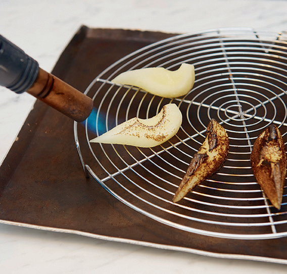 世紀名廚艾倫．杜卡斯的冒險創作——五感爆發的辛味甜品！