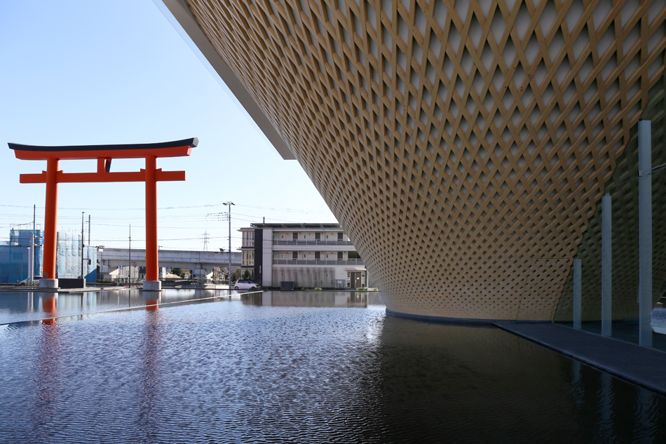 水中的富士山？坂茂最新優雅力作「富士山世界遺產中心」開幕！